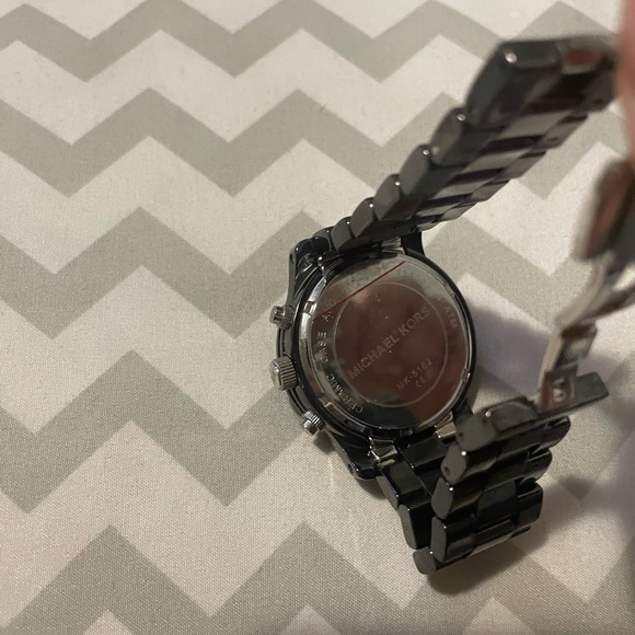 Michael Kors Ceramic Midsize Watch - Picture 2 of 4